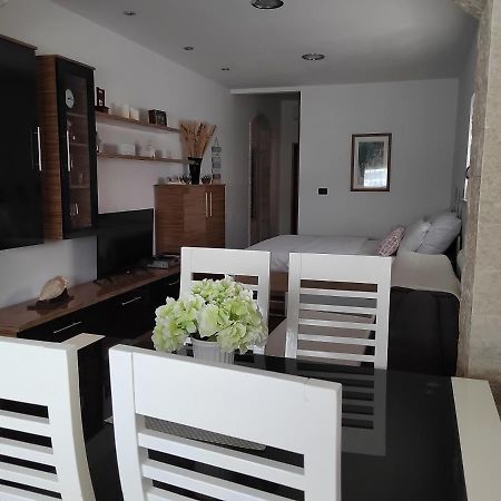 Relax Green House Ρόβινι Εξωτερικό φωτογραφία