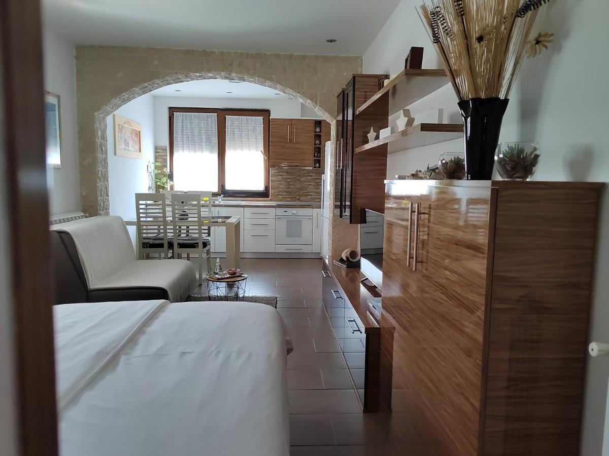 Relax Green House Ρόβινι Εξωτερικό φωτογραφία