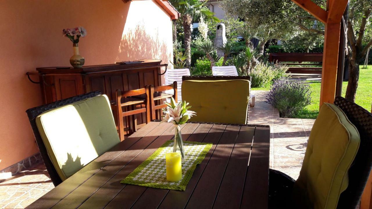 Relax Green House Ρόβινι Εξωτερικό φωτογραφία